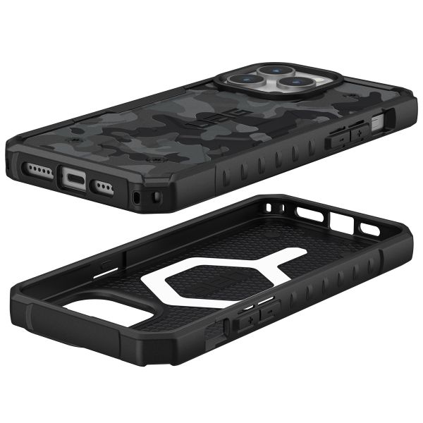 Pathfinder Case für das iPhone 15 Pro Max - Midnight Camo