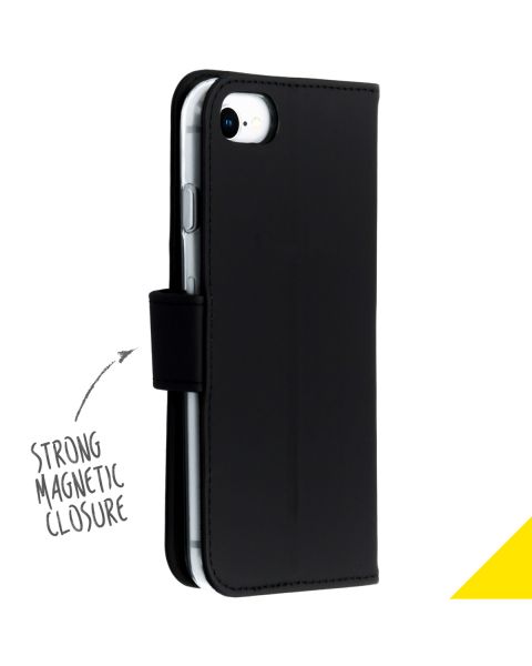 Accezz Industry Packaged Wallet Softcase Bookcase iPhone SE (2020) / 8 / 7 / 6(s) - Zwart / Schwarz / Black